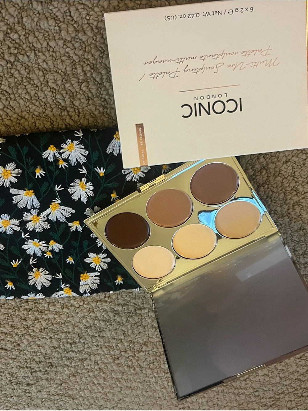 Cosmetic Bag w/ICONIC London Cream & Brown Multi-Use Sculpting Palette
